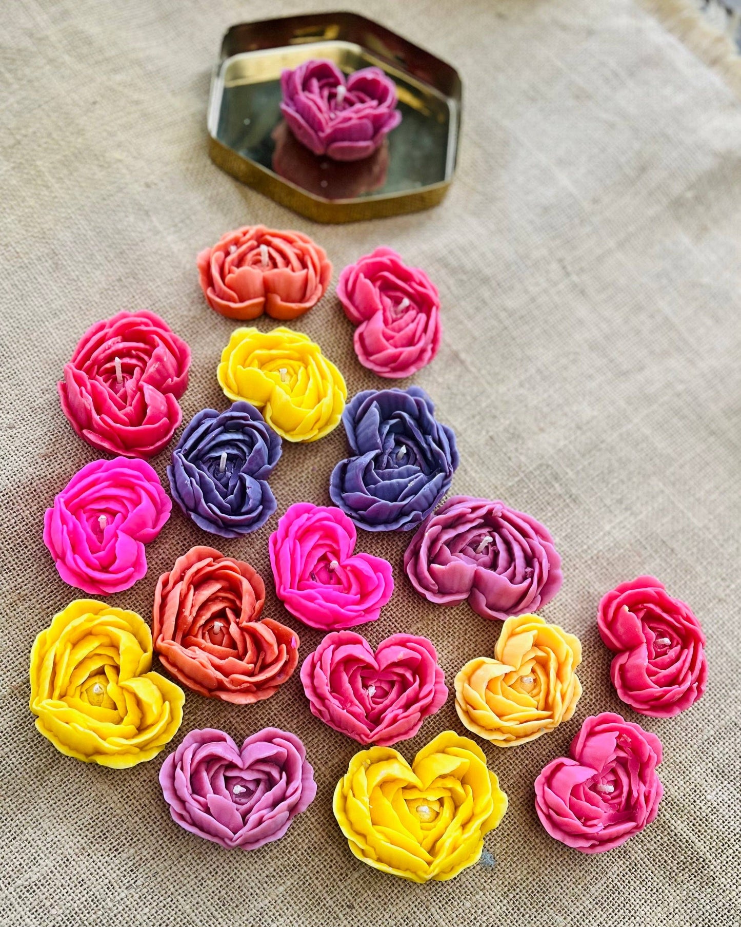 Peony Heart Candle: Red / Medium Peony