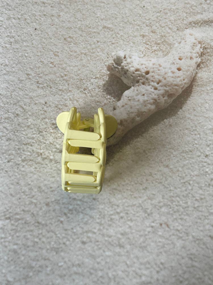 Claw Clip -- Clam Shell - Ivory