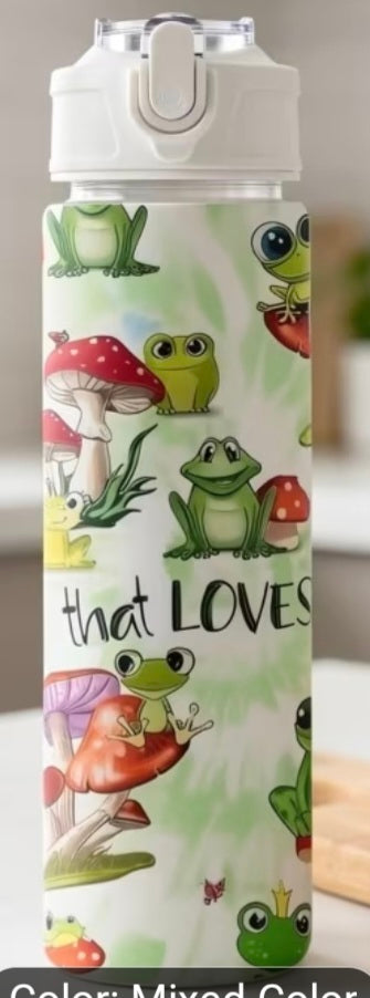 Insulated water bottle with lid