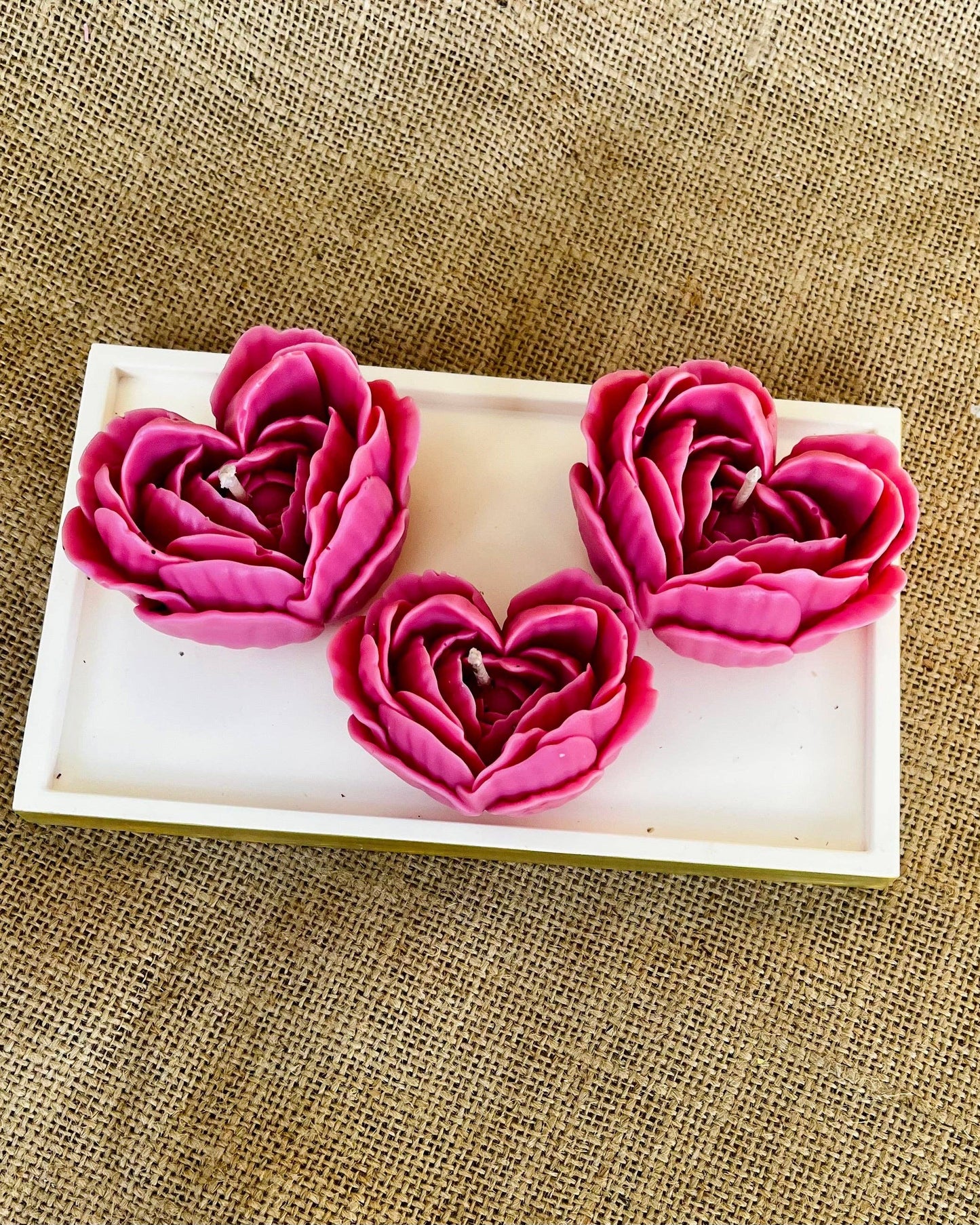 Peony Heart Candle: Red / Medium Peony