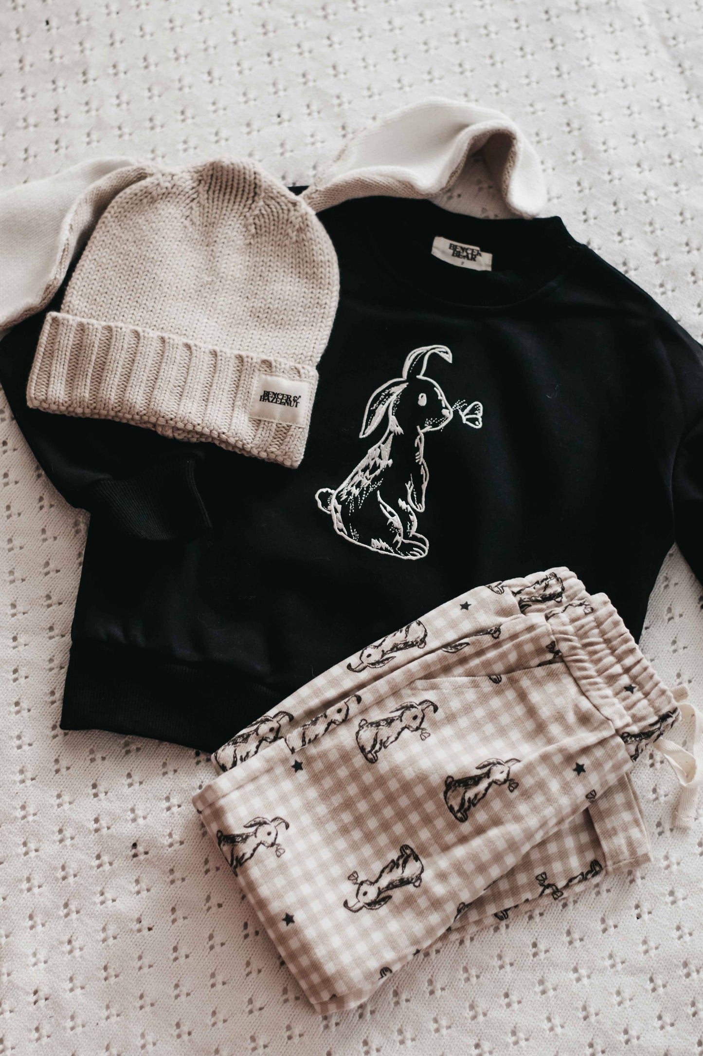Kids Sweater: Bunny (Black): 0