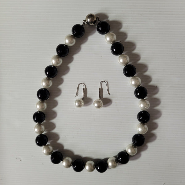 Necklace and Earring set