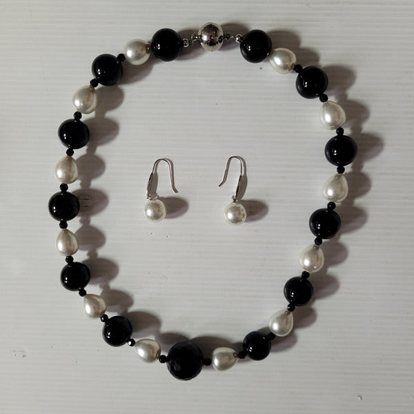 Necklace and Earring set