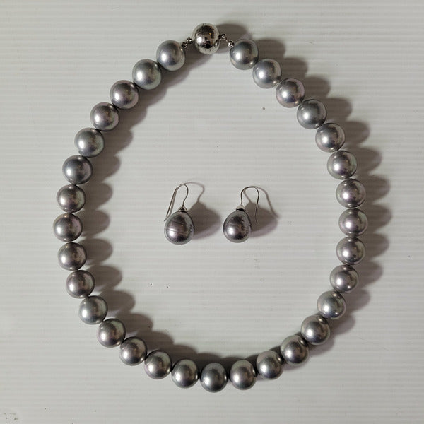 Necklace and Earring set